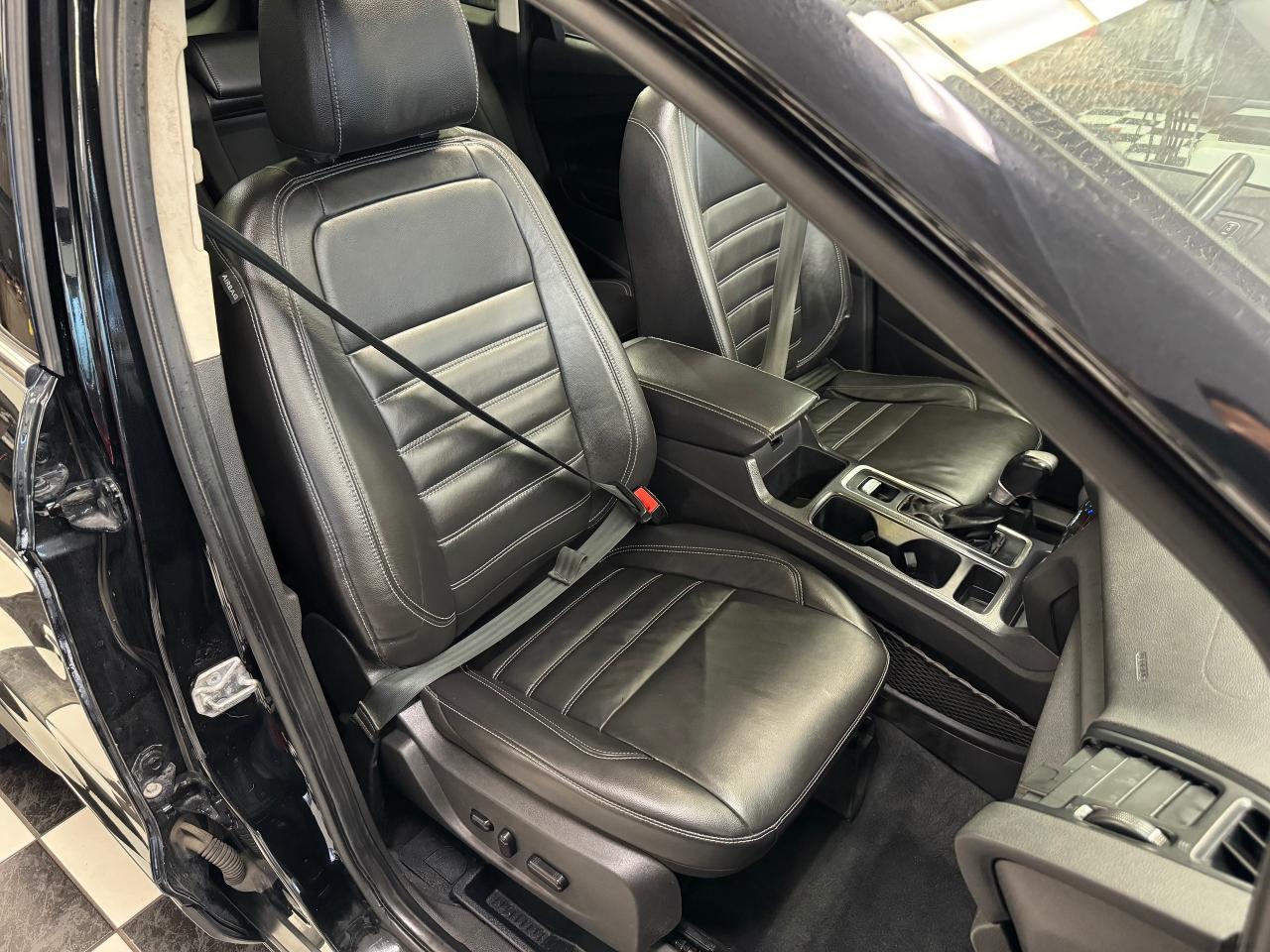 2017 Ford Escape SE+Heated Leather+Roof+GPS+Camera Photo84