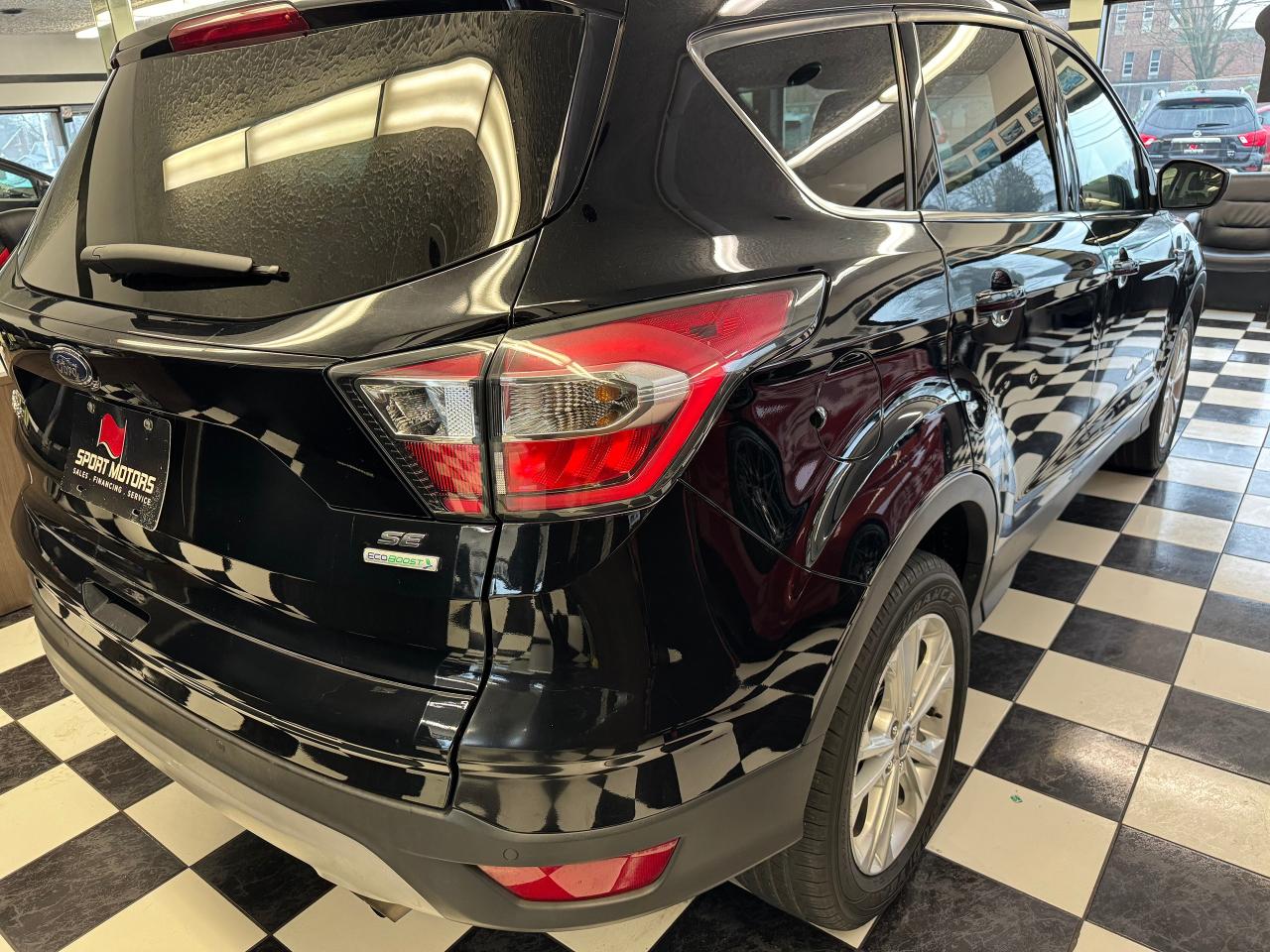 2017 Ford Escape SE+Heated Leather+Roof+GPS+Camera - Photo #39