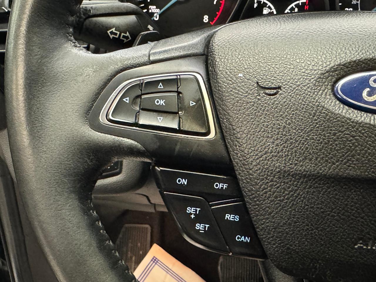 2017 Ford Escape SE+Heated Leather+Roof+GPS+Camera Photo44