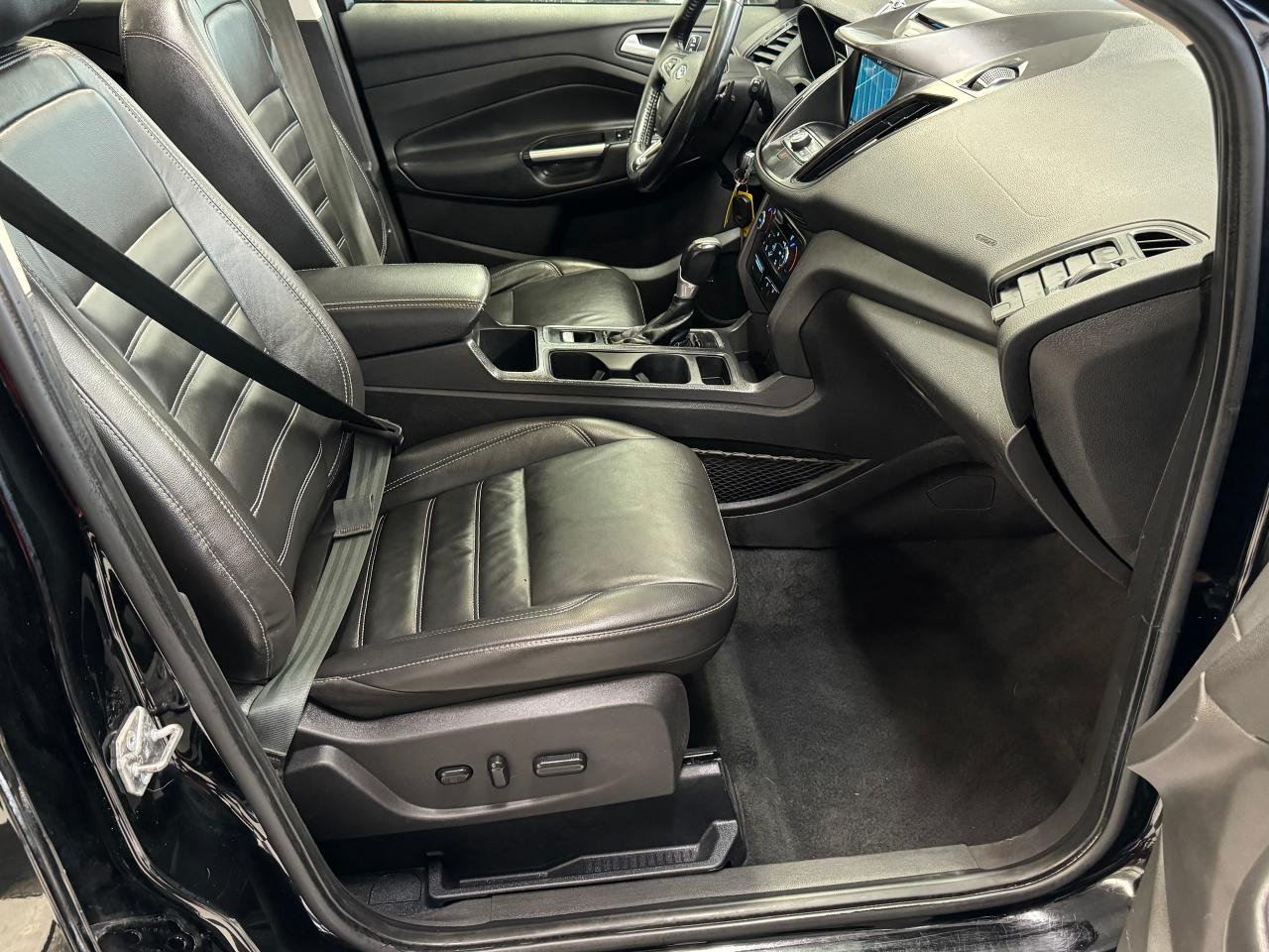 2017 Ford Escape SE+Heated Leather+Roof+GPS+Camera - Photo #23