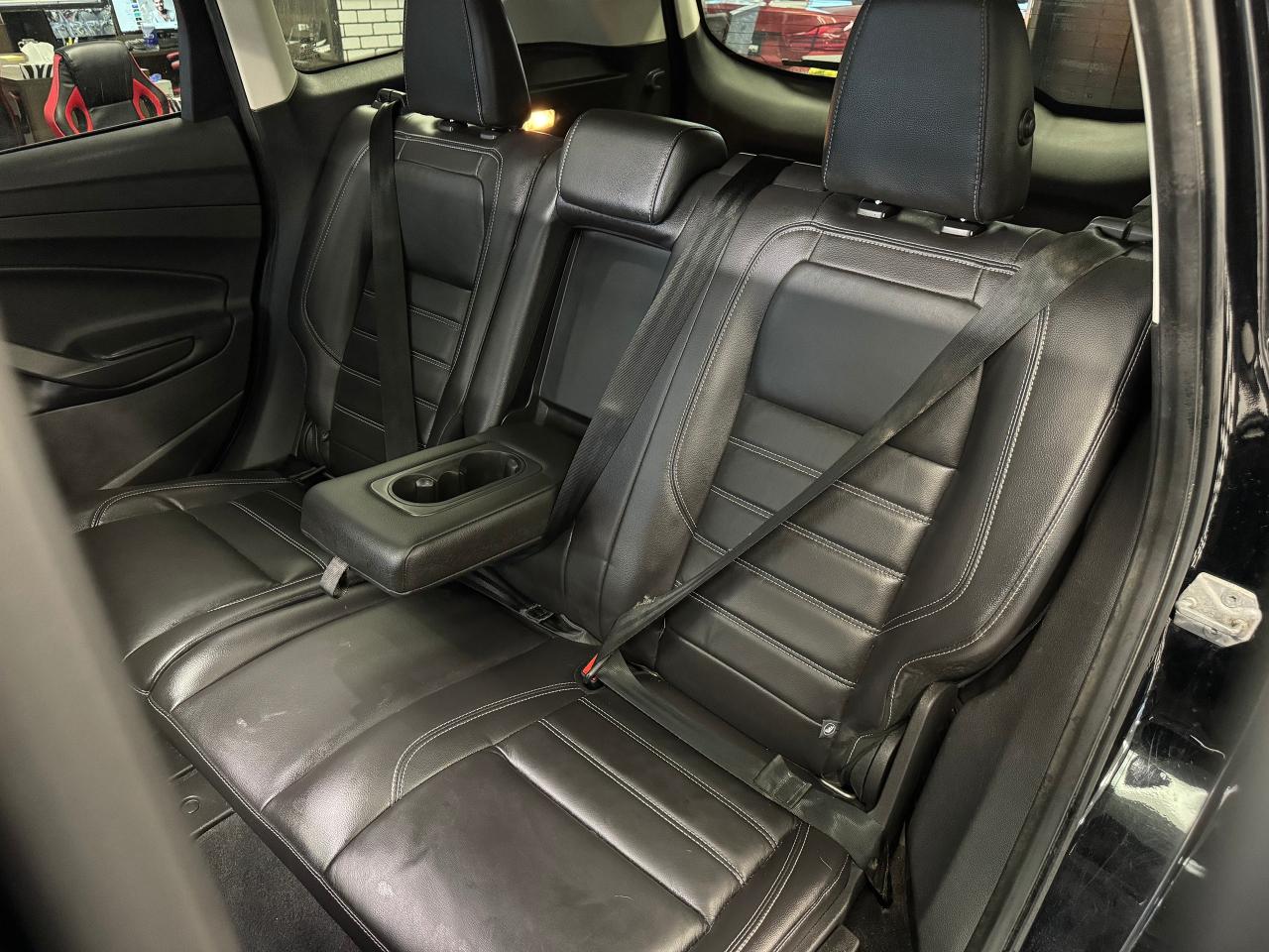 2017 Ford Escape SE+Heated Leather+Roof+GPS+Camera Photo86