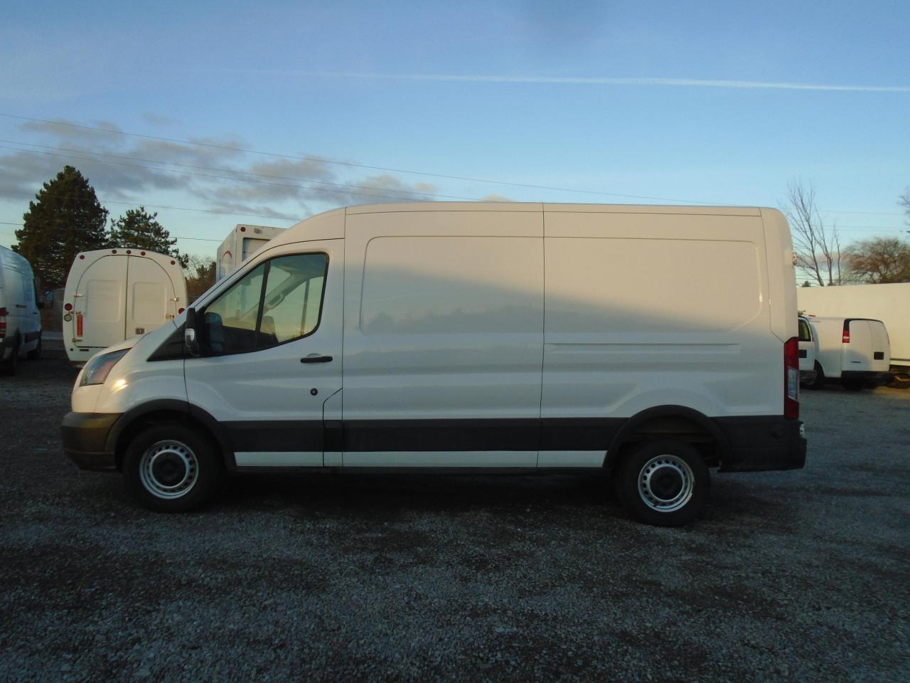 2019 Ford Transit VAN T-250 148  Med Rf - Photo #2