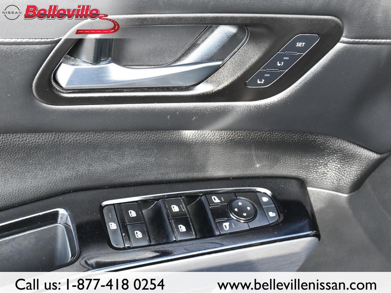 2022 Nissan Pathfinder SL AWD CLEAN CARFAX, LEATHER, SUNROOF, NAVIGATION Photo