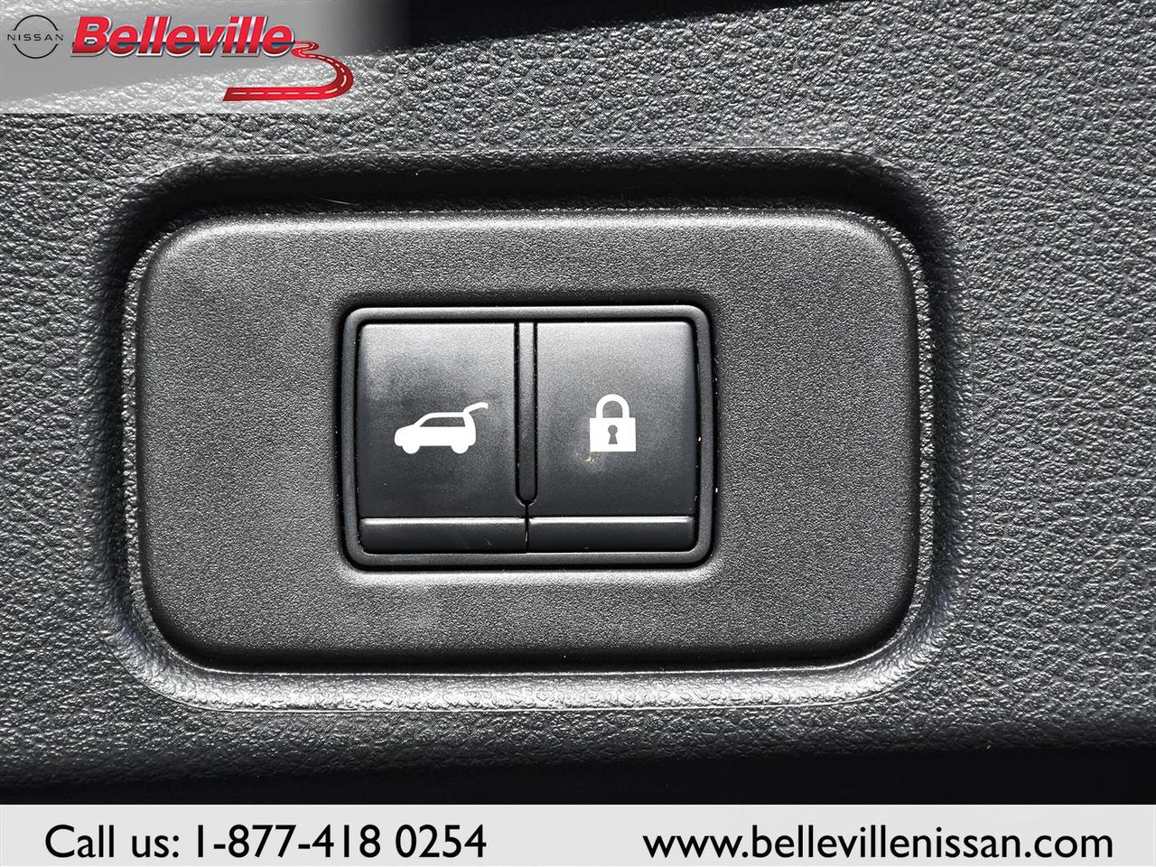 2022 Nissan Pathfinder SL AWD CLEAN CARFAX, LEATHER, SUNROOF, NAVIGATION Photo