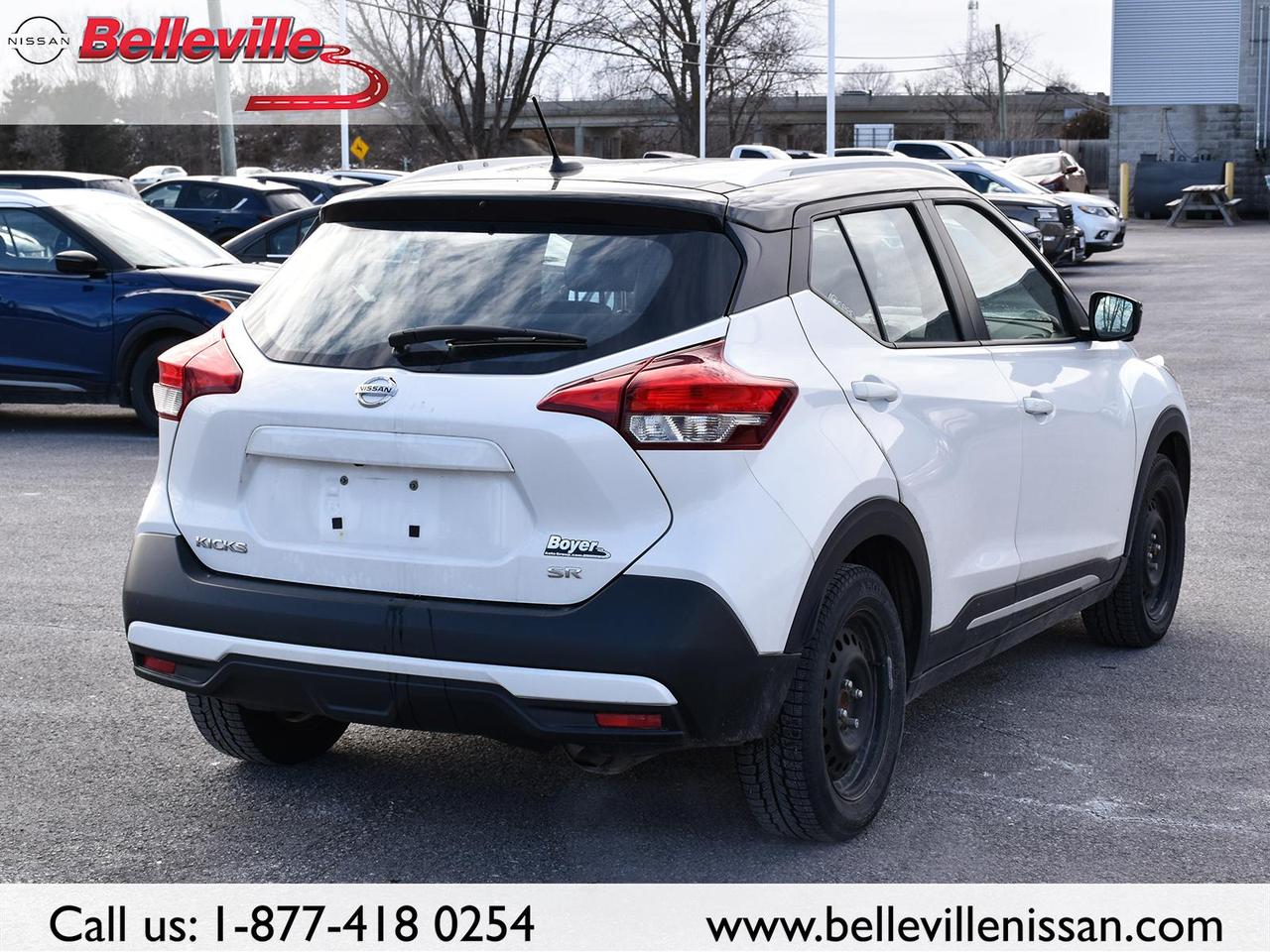 2019 Nissan Kicks SR 1 OWNER  HEATED SEATS, BACKUP CAM, SNOW TIRES Photo