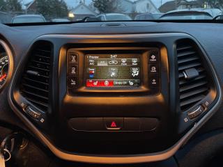 2014 Jeep Cherokee North *4WD, 4 CYLINDER, HEATED SEATS AND STEERING* - Photo #15