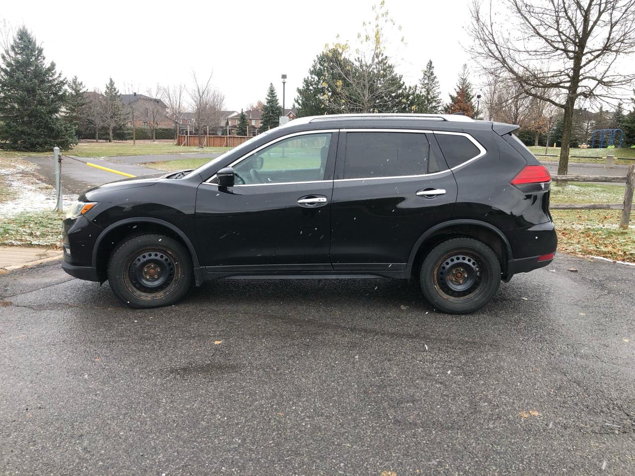 2017 Nissan Rogue SV - Photo #1