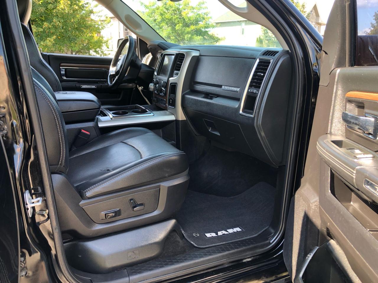 2015 RAM 1500 Laramie - Photo #6