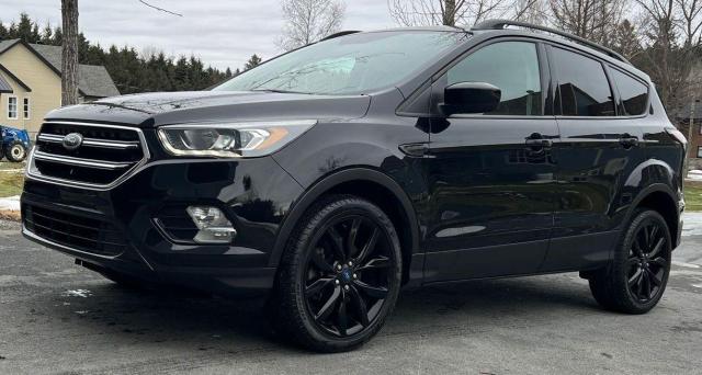 2017 Ford Escape 4WD/ 2.0 L ENGINE/ MINT/LOADED/PRICED-QUICK SALE