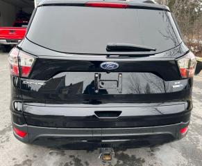 2017 Ford Escape 4WD/ 2.0 L ENGINE/ MINT/LOADED/PRICED-QUICK SALE - Photo #5