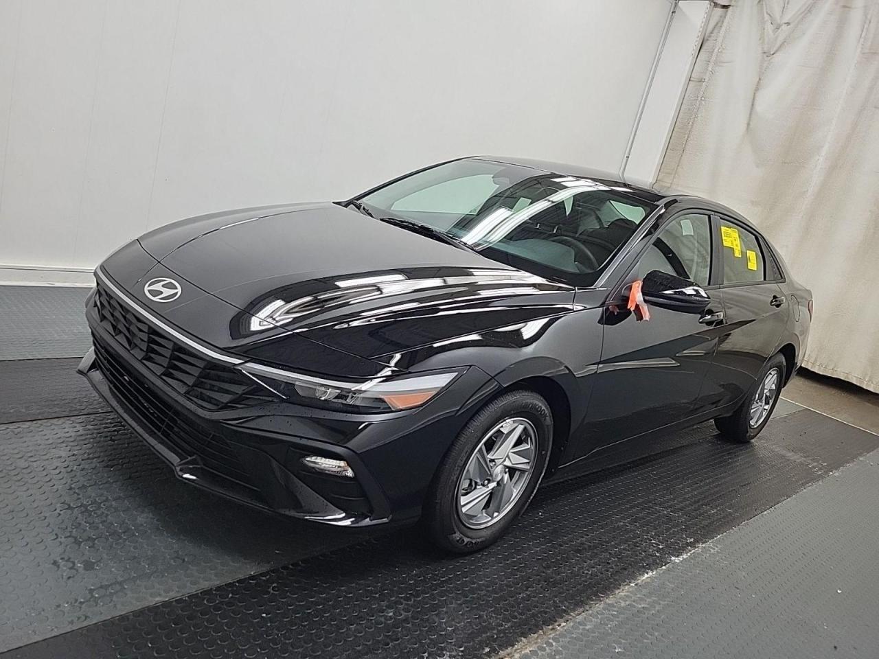 2024 Hyundai Elantra Essential - Photo #1