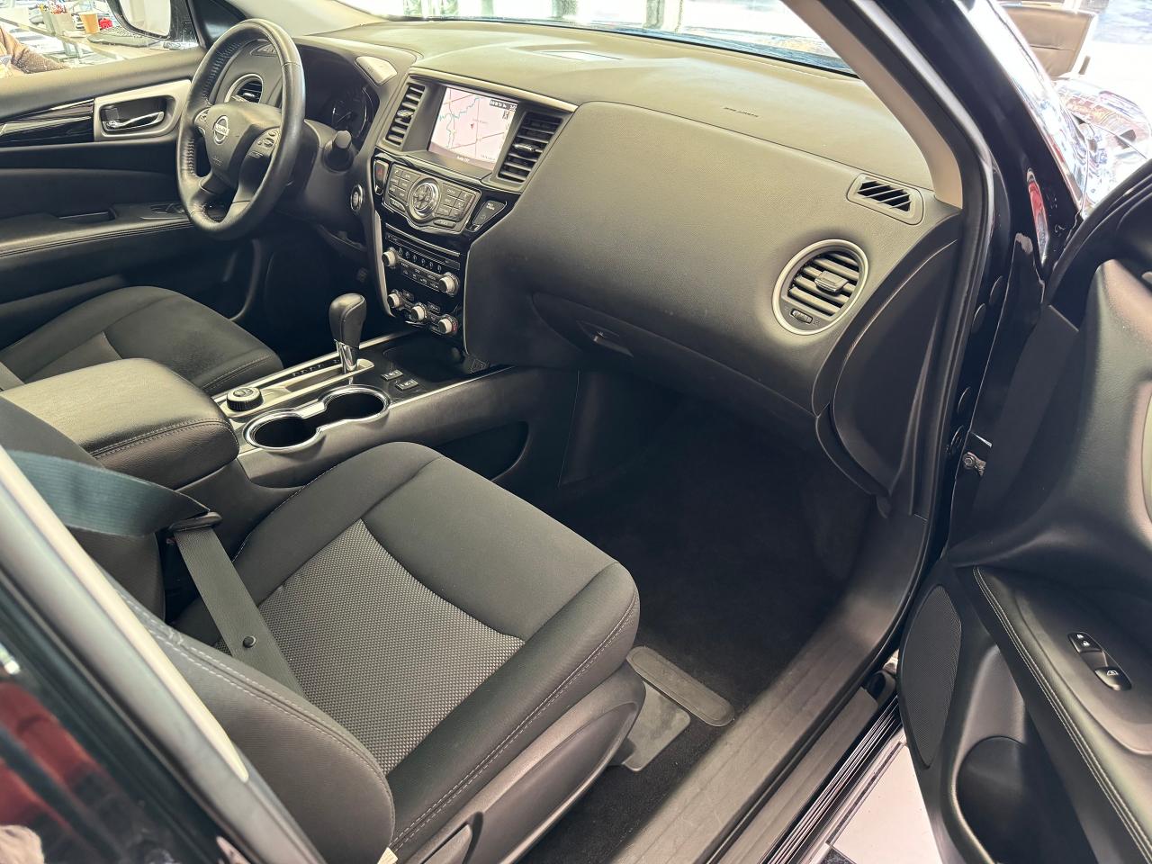 2019 Nissan Pathfinder S 4WD 7 Passenger+GPS+CAM+Remote Start+CLEANCARFAX - Photo #23