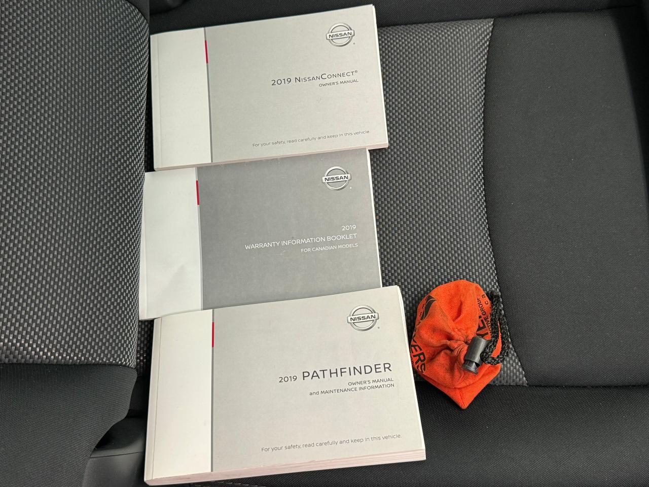 2019 Nissan Pathfinder S 4WD 7 Passenger+GPS+CAM+Remote Start+CLEANCARFAX - Photo #30