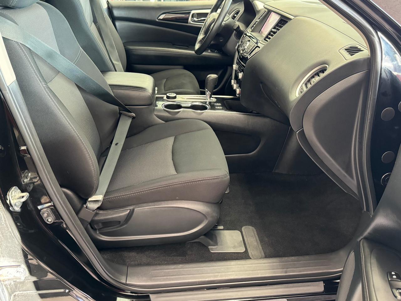 2019 Nissan Pathfinder S 4WD 7 Passenger+GPS+CAM+Remote Start+CLEANCARFAX - Photo #24