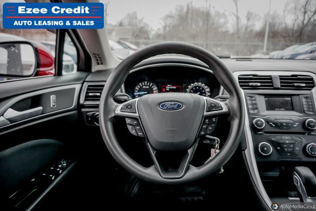 2016 Ford Fusion SE Photo16