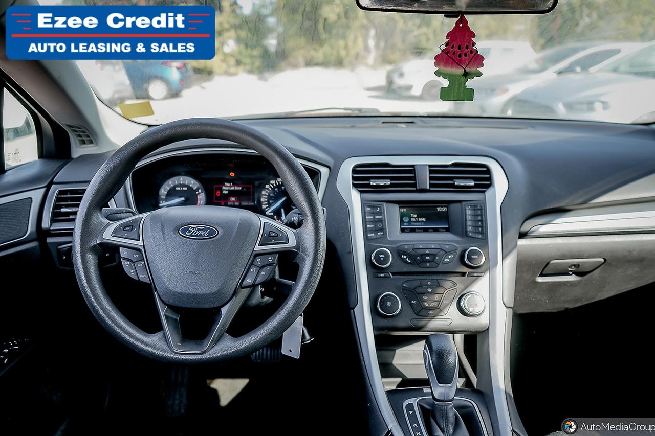 2016 Ford Fusion SE Photo