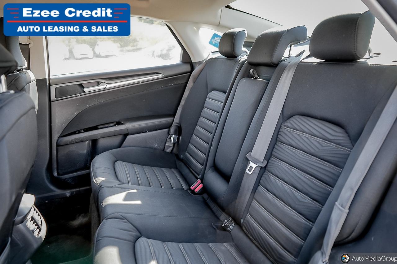 2016 Ford Fusion SE Photo