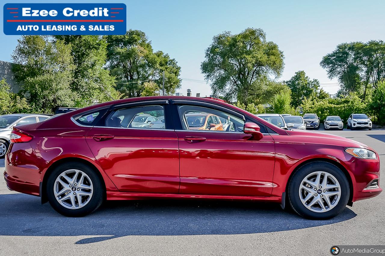 2016 Ford Fusion SE Photo