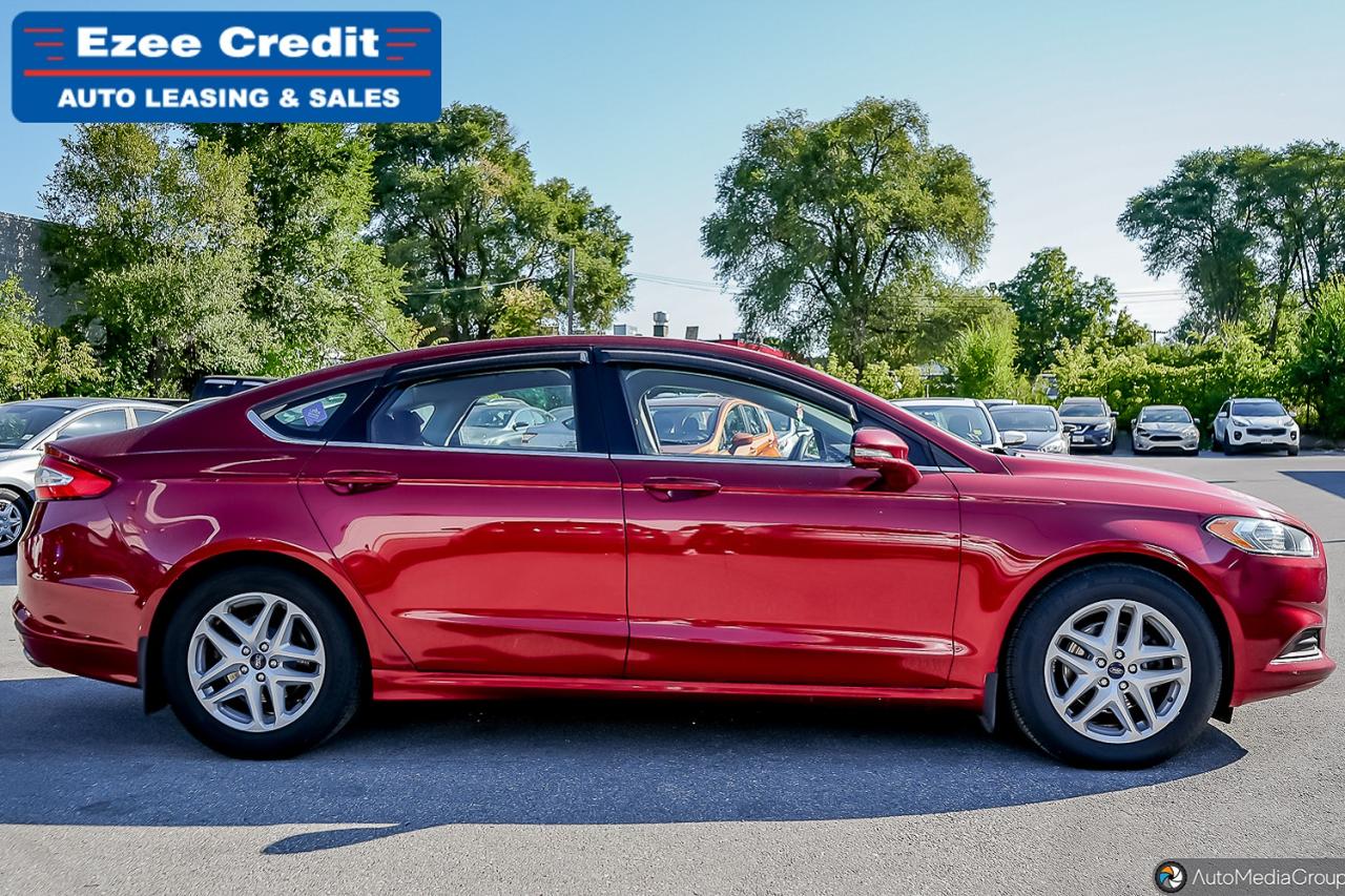 2016 Ford Fusion SE Photo3