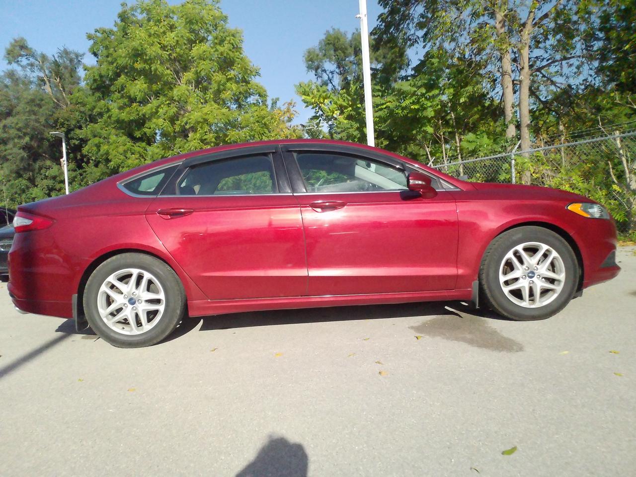 2016 Ford Fusion SE Photo