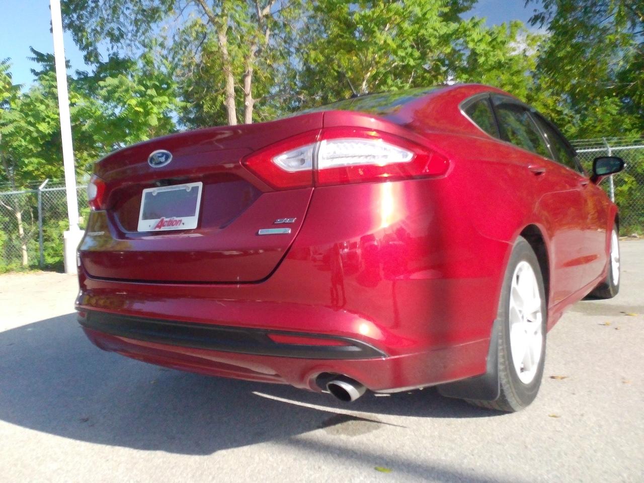 2016 Ford Fusion SE Photo