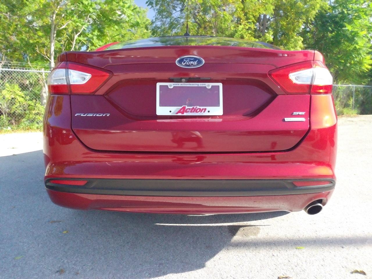 2016 Ford Fusion SE Photo