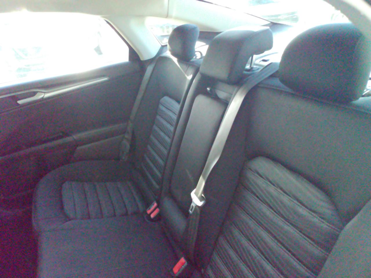 2016 Ford Fusion SE Photo