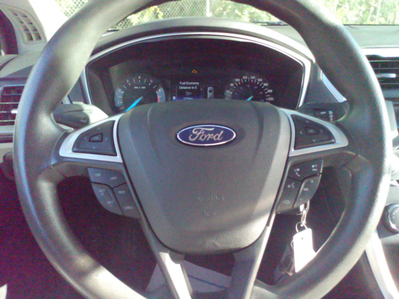 2016 Ford Fusion SE Photo
