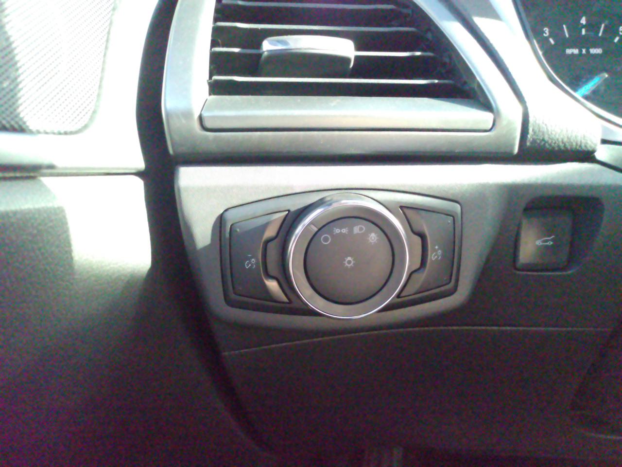 2016 Ford Fusion SE Photo