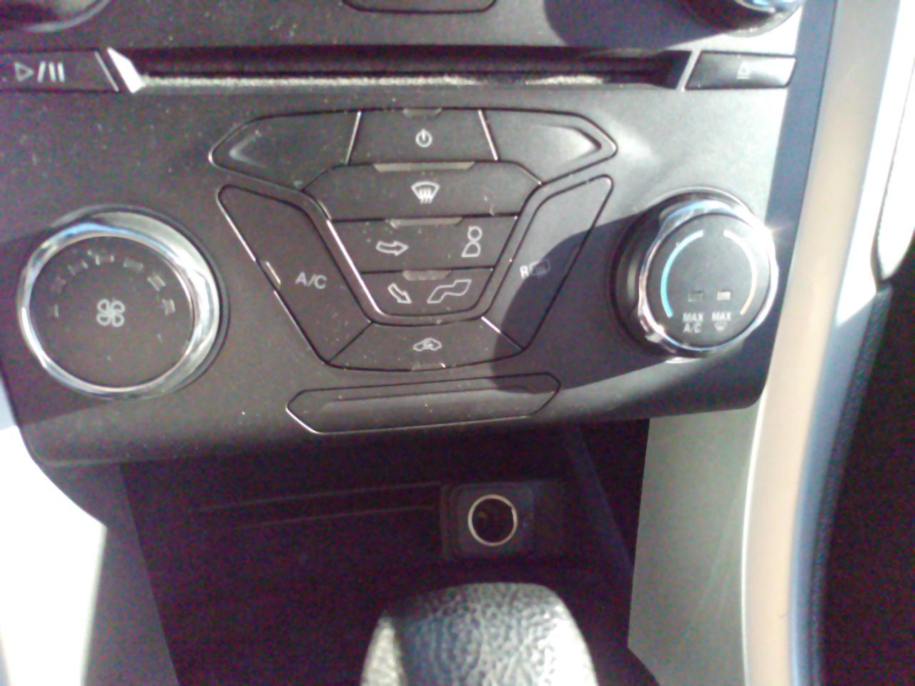 2016 Ford Fusion SE Photo