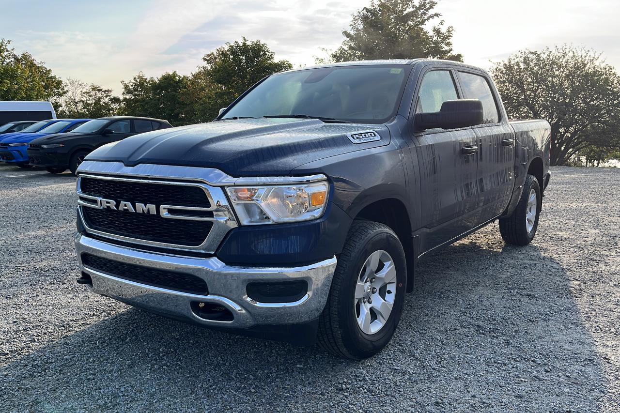 New 2024 RAM 1500 Tradesman 4x4 Crew Cab 5'7