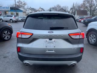 2021 Ford Escape SE, AWD, Lane Departure Warning, Alloy Wheels - Photo #5