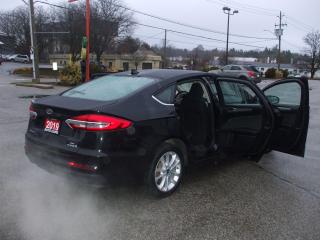 2019 Ford Fusion Hybrid Hybrid,Certified,New Winter Tires & Brakes,GPS - Photo #16