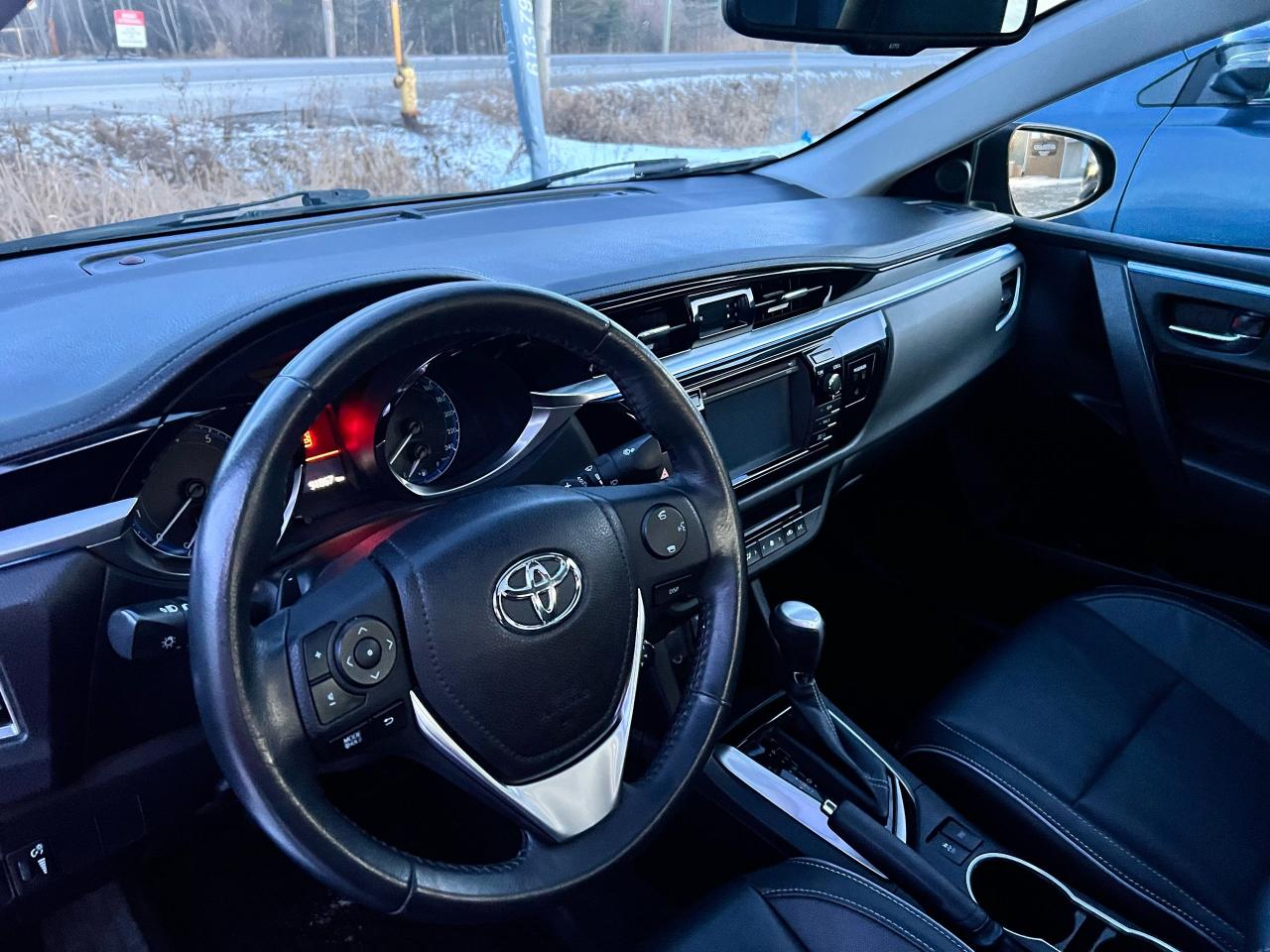 2015 Toyota Corolla S - Photo #4