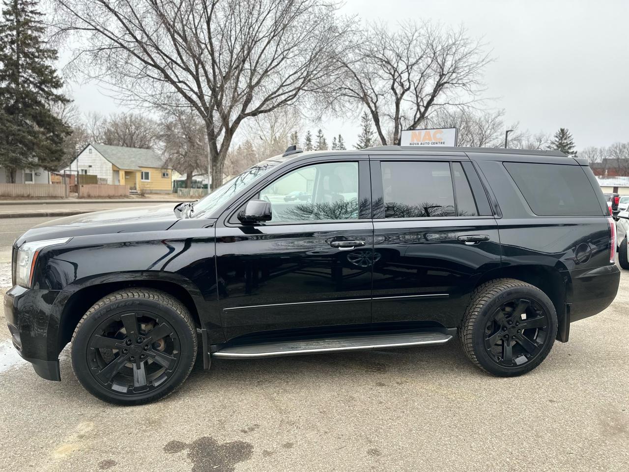 2017 GMC Yukon Denali - Photo #3