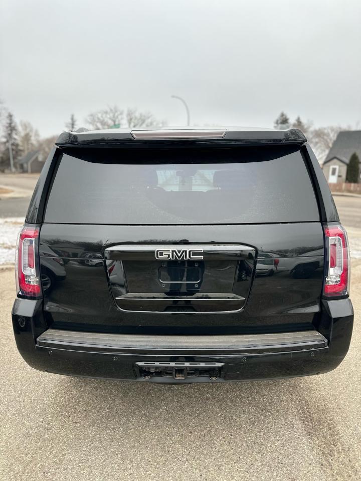 2017 GMC Yukon Denali - Photo #6