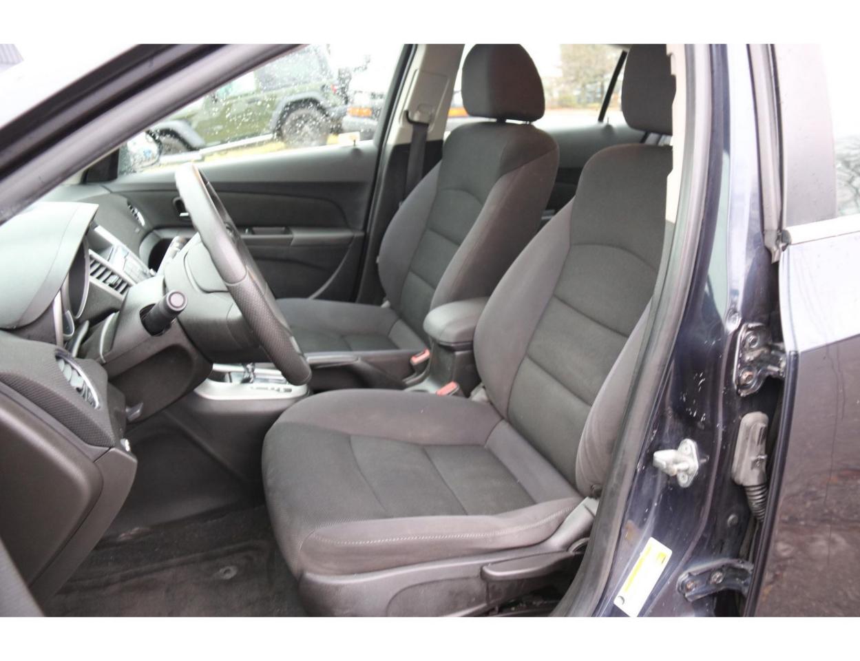 2016 Chevrolet Cruze Limited 1LT Auto - Photo #10