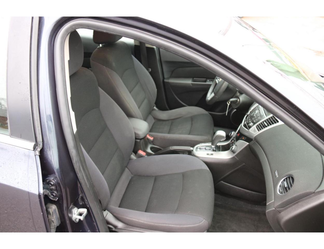 2016 Chevrolet Cruze Limited 1LT Auto - Photo #11