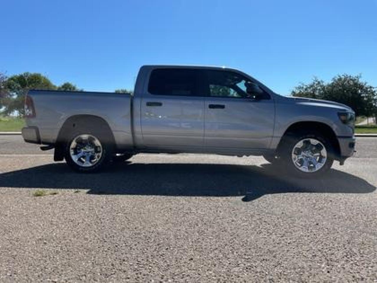 2024 RAM 1500 BODY MATCHED BUMPERS, CHROME 20'S #49 Photo