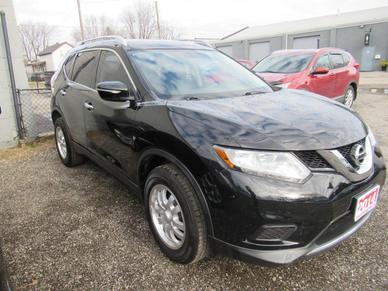 2014 Nissan Rogue S AWD - Photo #2