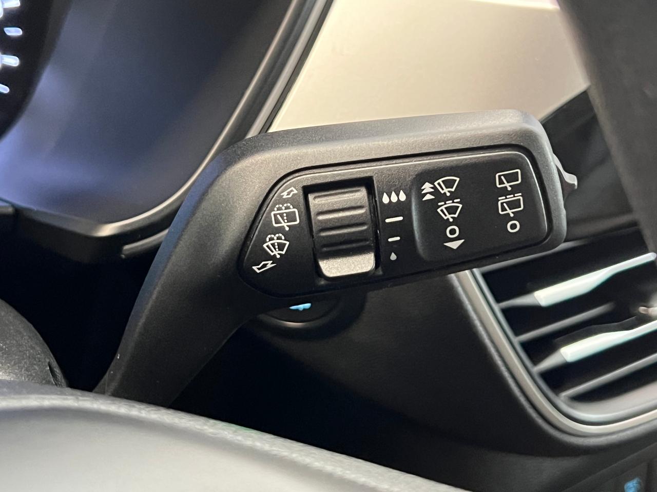 2020 Ford Escape SE+ApplePlay+Adaptive Cruise+LaneKeep+CLEAN CARFAX - Photo #51
