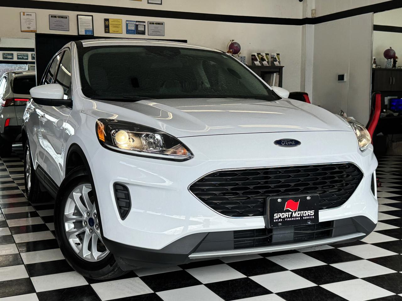 2020 Ford Escape SE+ApplePlay+Adaptive Cruise+LaneKeep+CLEAN CARFAX - Photo #15