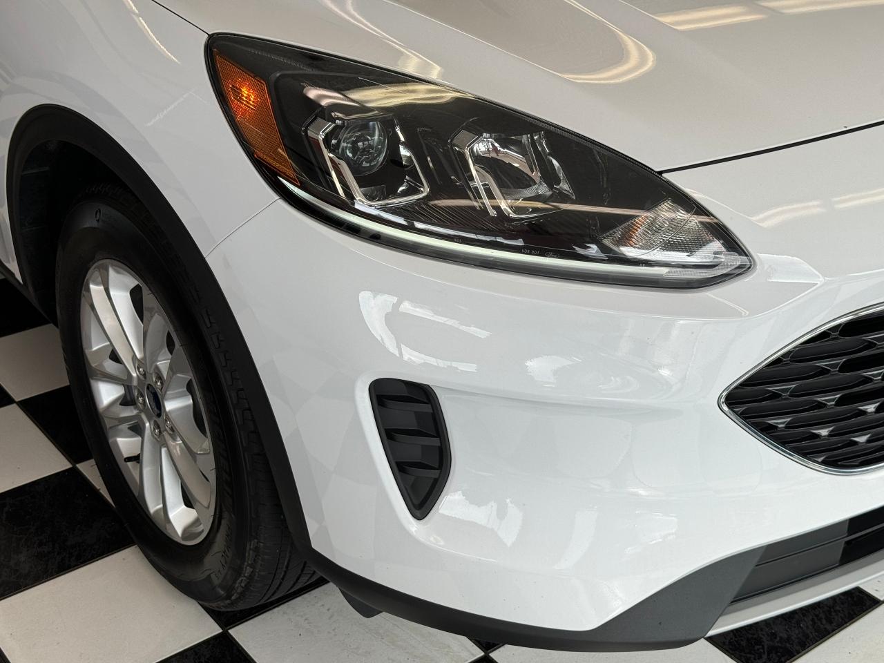 2020 Ford Escape SE+ApplePlay+Adaptive Cruise+LaneKeep+CLEAN CARFAX - Photo #41