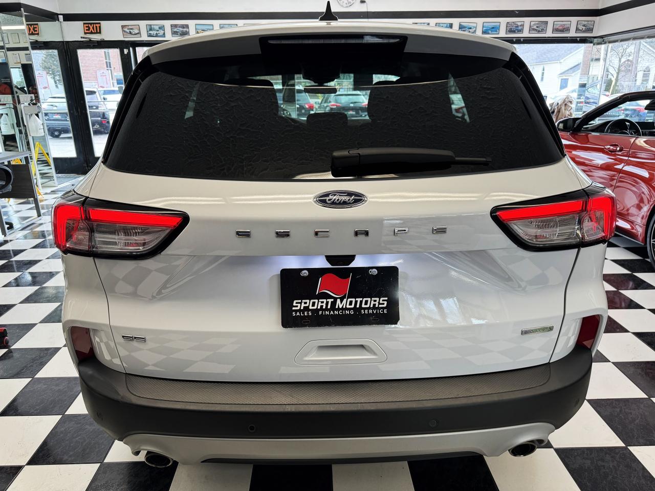 2020 Ford Escape SE+ApplePlay+Adaptive Cruise+LaneKeep+CLEAN CARFAX - Photo #3