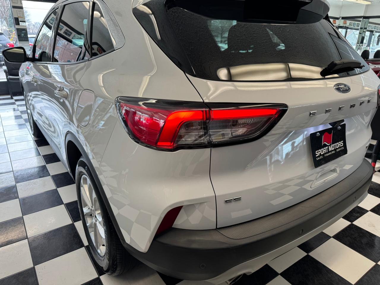2020 Ford Escape SE+ApplePlay+Adaptive Cruise+LaneKeep+CLEAN CARFAX - Photo #43