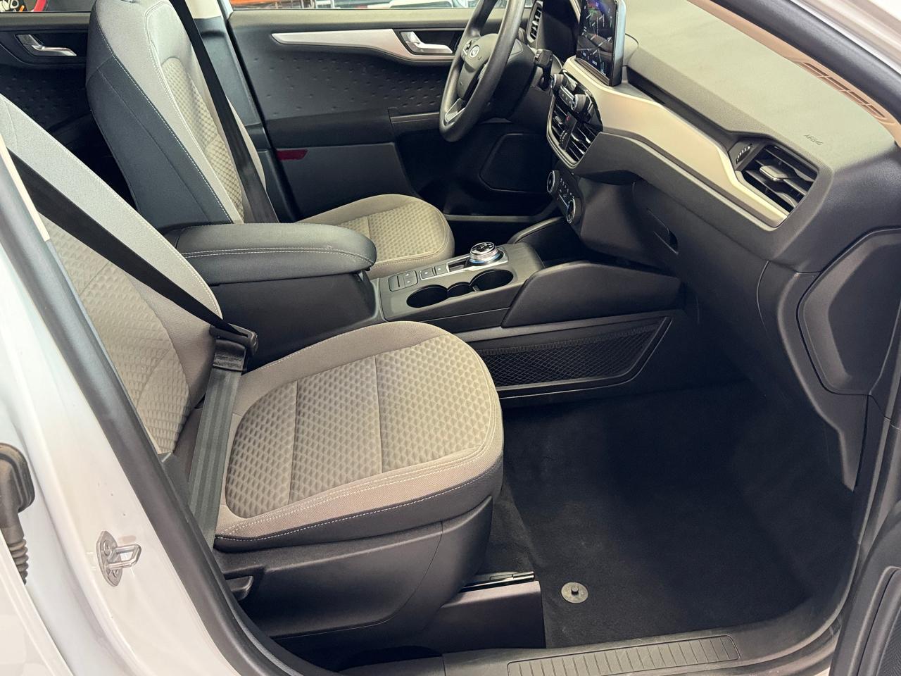 2020 Ford Escape SE+ApplePlay+Adaptive Cruise+LaneKeep+CLEAN CARFAX - Photo #22