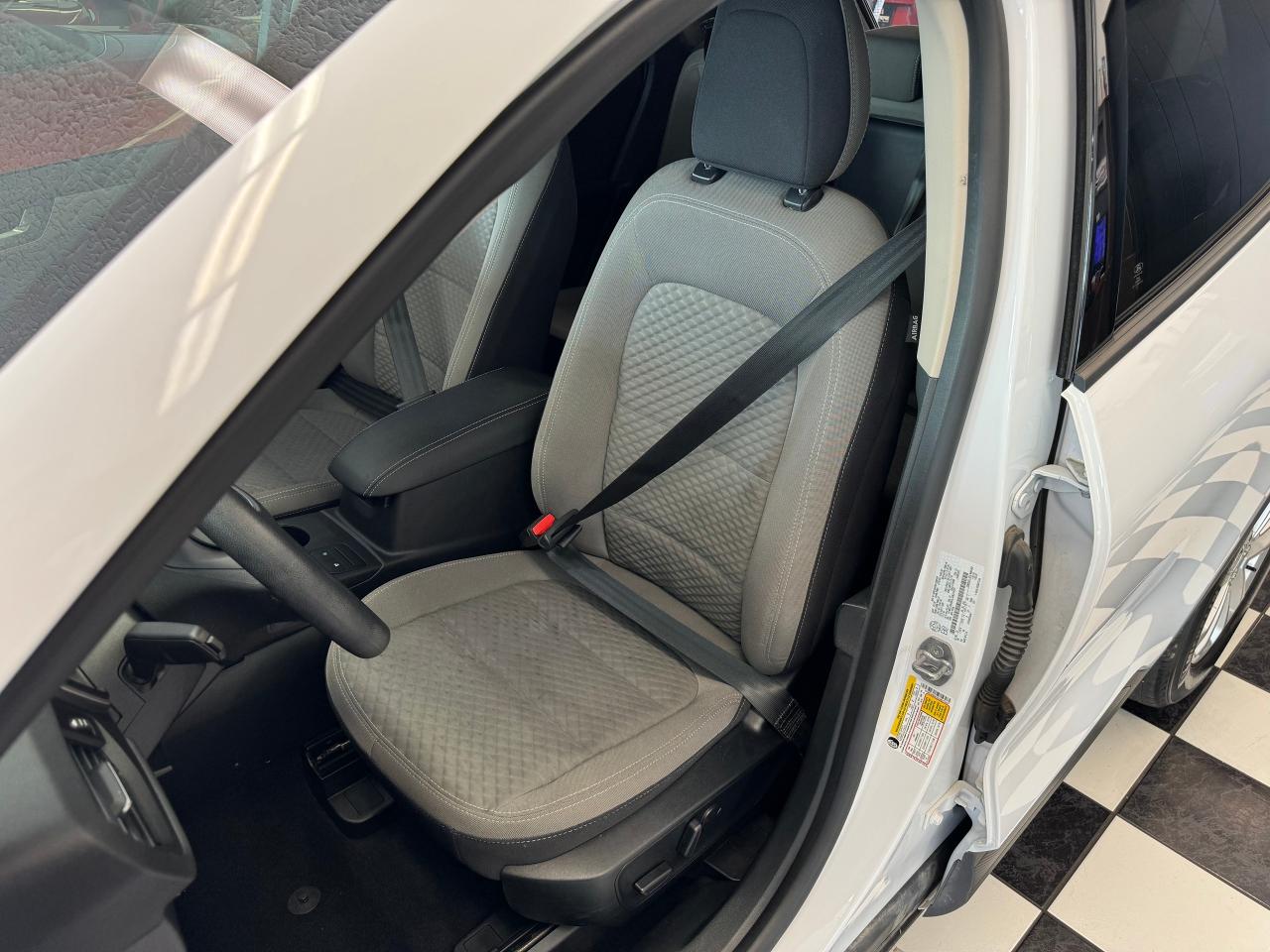 2020 Ford Escape SE+ApplePlay+Adaptive Cruise+LaneKeep+CLEAN CARFAX - Photo #20