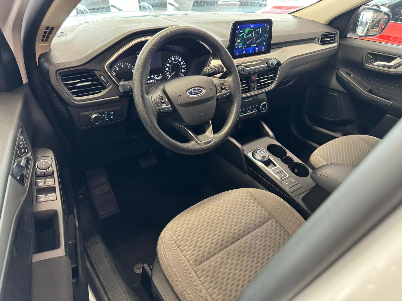 2020 Ford Escape SE+ApplePlay+Adaptive Cruise+LaneKeep+CLEAN CARFAX - Photo #18