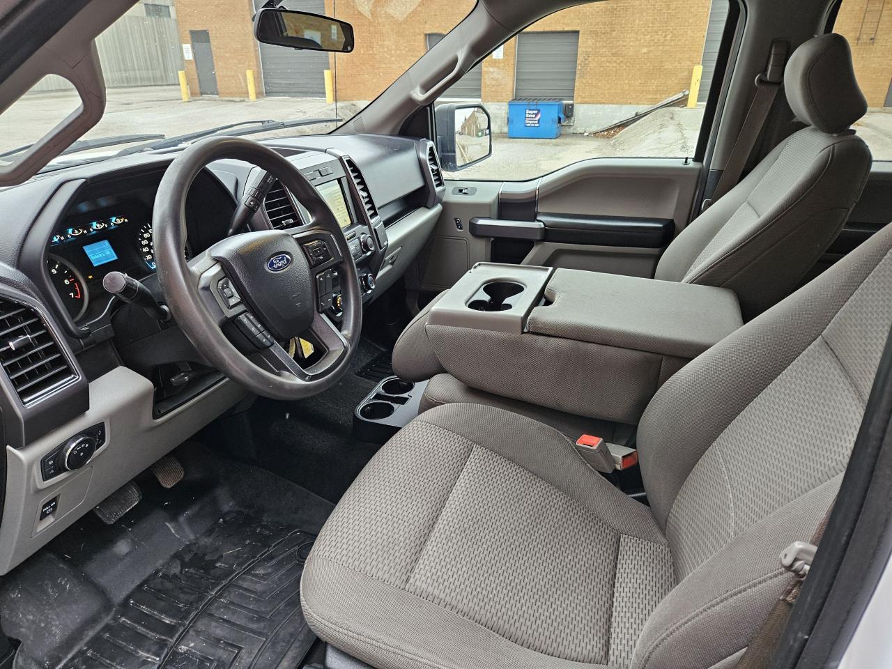 2019 Ford F-150 No accidents - Dealer Serviced 5.0L V8 - Photo #11