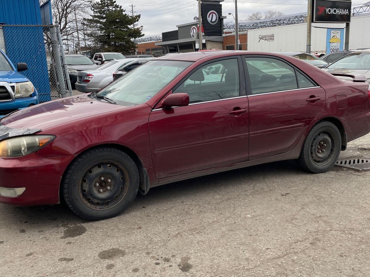 2005 Toyota Camry LE - Photo #3